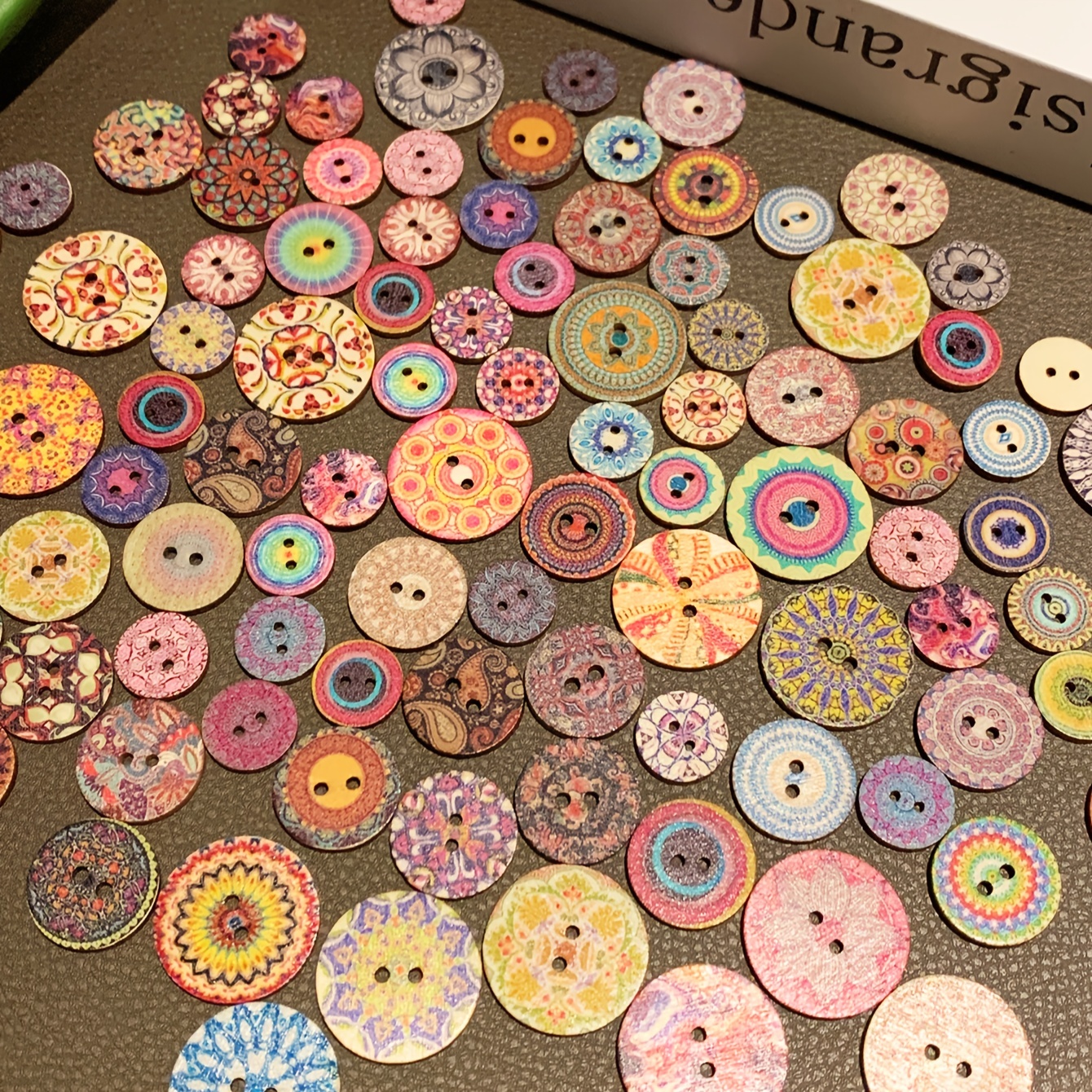 100pcs Round Vintage Buttons for Crafting Projects